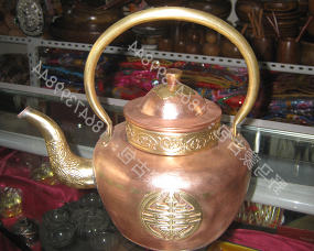 拉萨铜制壶